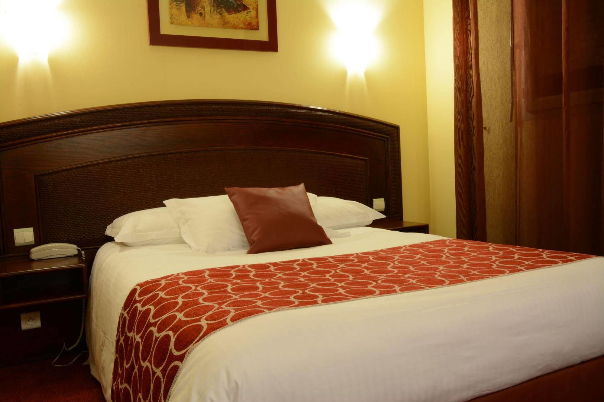 Best Western Hotel Atlantys Zenith Nantes Saint-Herblain Bagian luar foto
